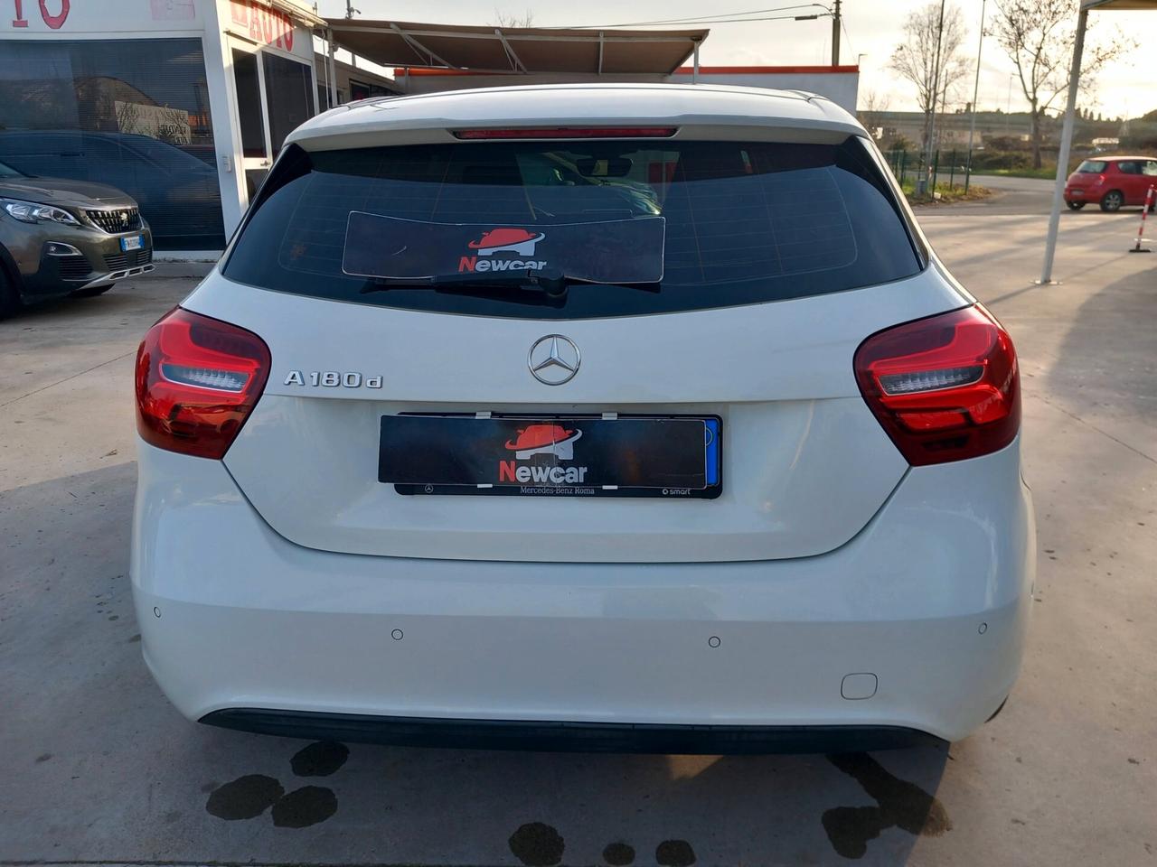 Mercedes-benz A 180 d Sport tenuta in maniera maniacale r 18 led pelle