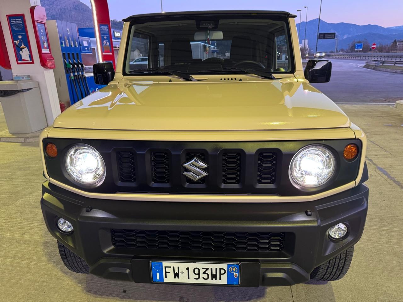 Suzuki Jimny 1.5 5MT Top