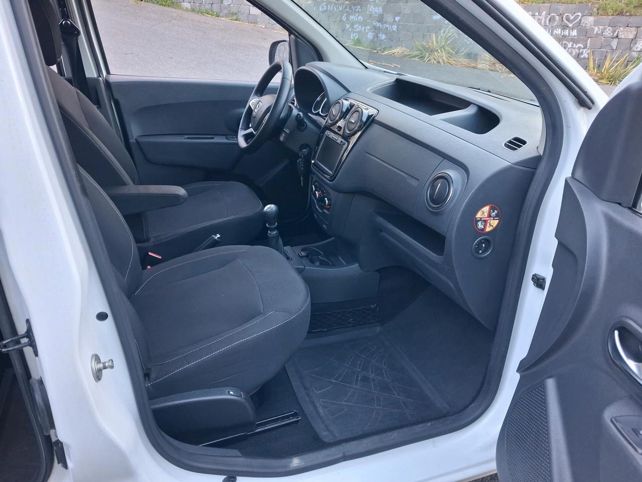 Dacia Dokker Pianale ribassato con rampa disabili in carrozzina