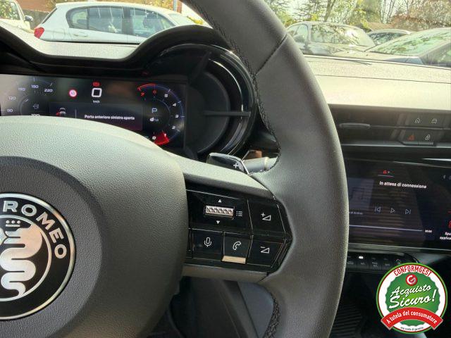 ALFA ROMEO Junior 1.2 136 CV Hybrid eDCT6 Automatica