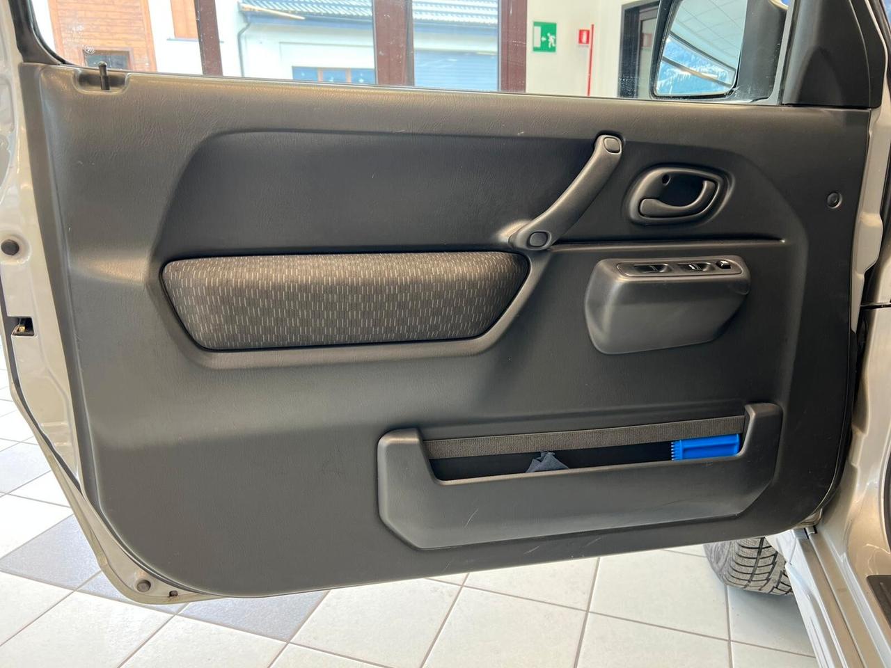 Suzuki Jimny 1.3i 16V cat 4WD JLX