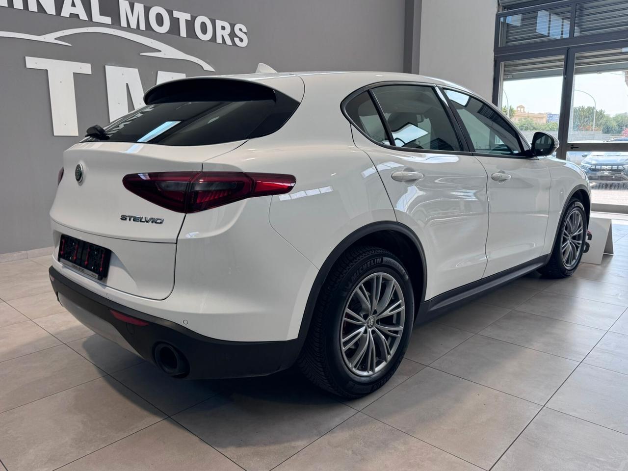 Alfa Romeo Stelvio 2.2 Turbodiesel 160 CV AT8 RWD Business