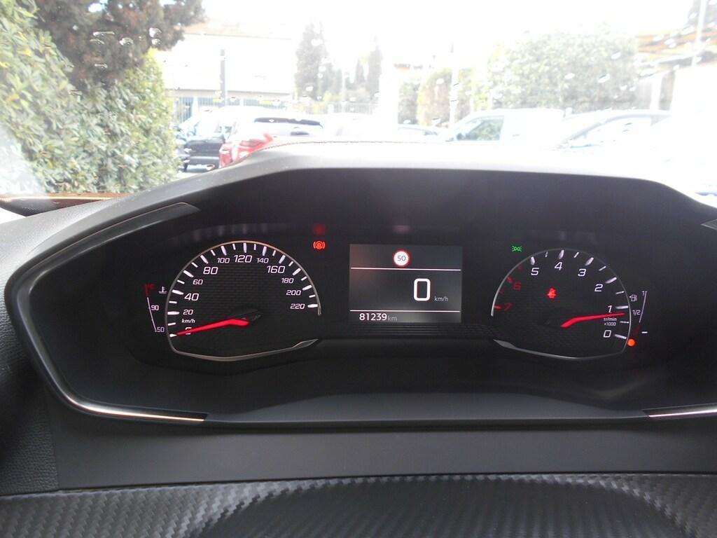 Peugeot 2008 1.5 BlueHDi Allure Navi Pack