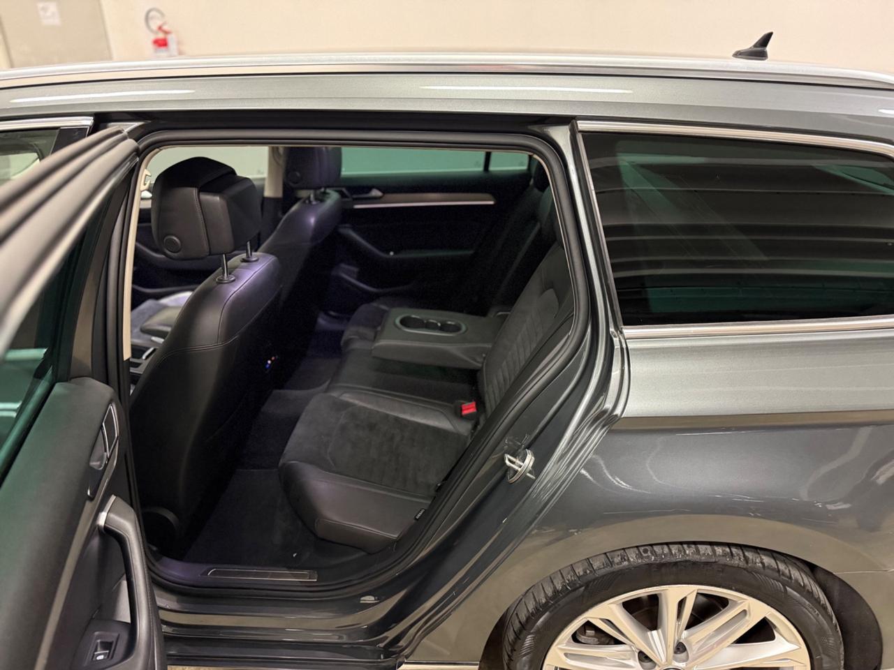 Volkswagen Passat 2.0 BiTDI 4MOTION DSG Highline BlueMotion Technology