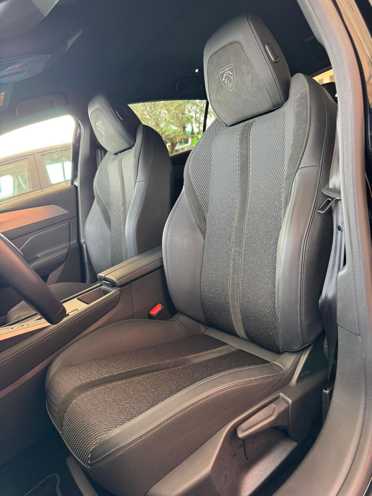 Peugeot 308 Hybrid 136 e-DCS6 GT