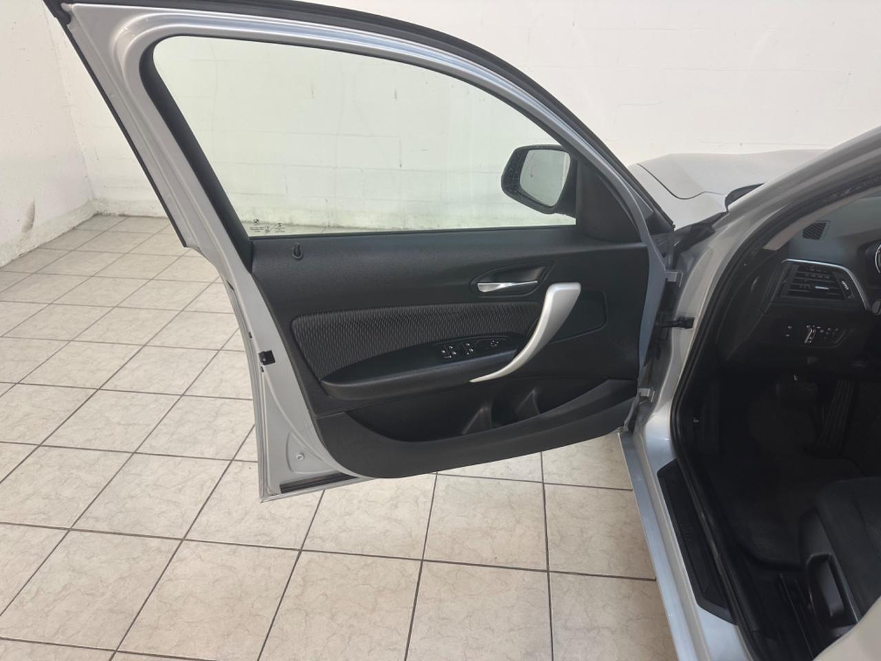 Bmw 116 116d 5p. Urban