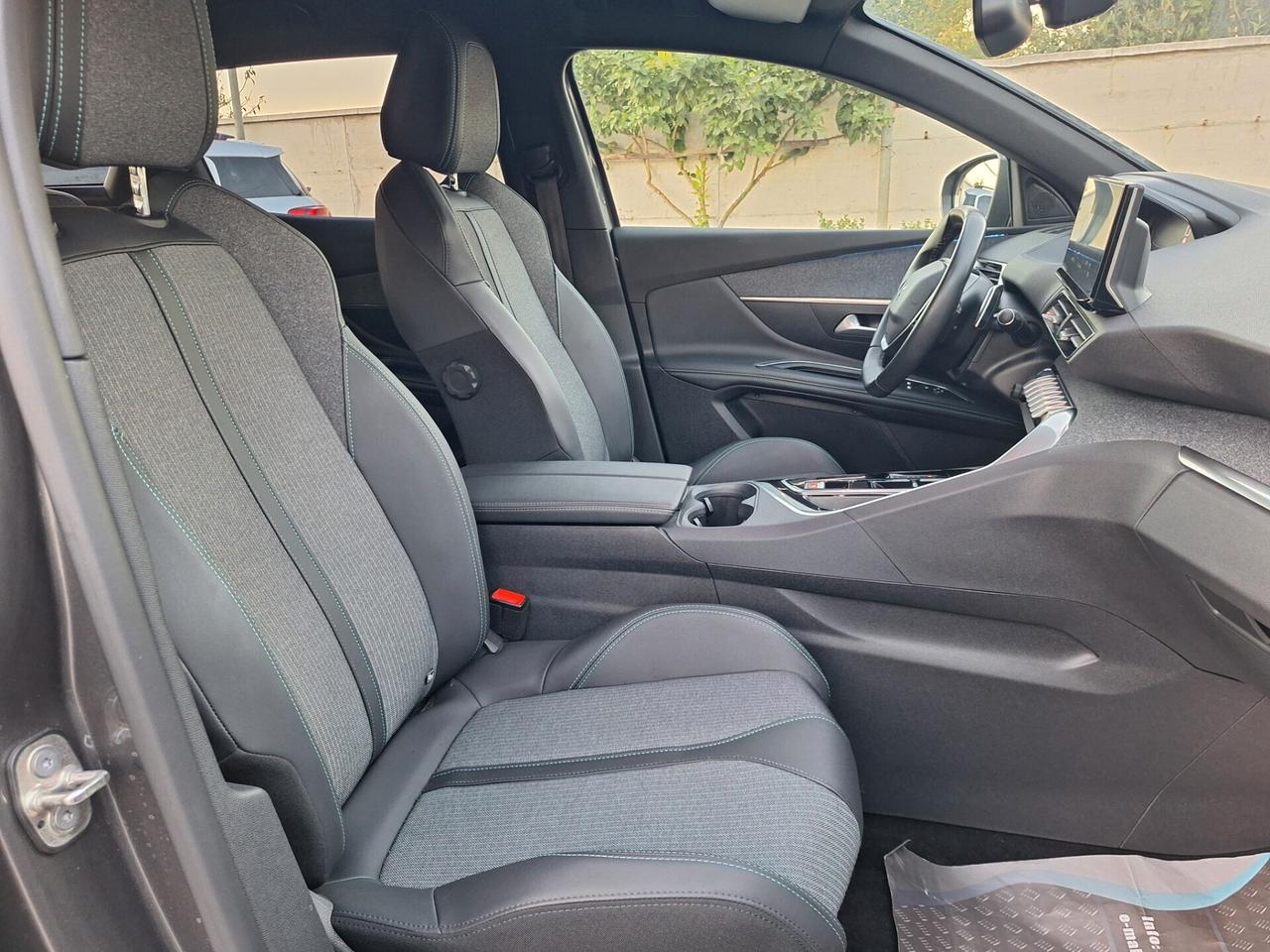 Peugeot 3008 ALLURE PACK 1.5 HDi 130cv EAT8 NAV+RETROCAM. - 2023