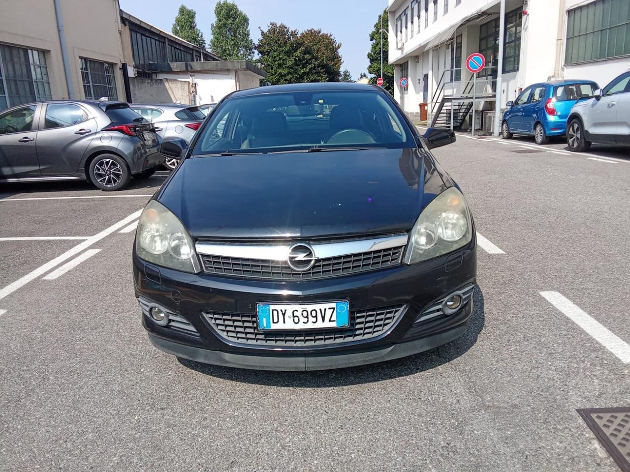 Opel Astra GTC 1.6 16V VVT 3 porte 2009