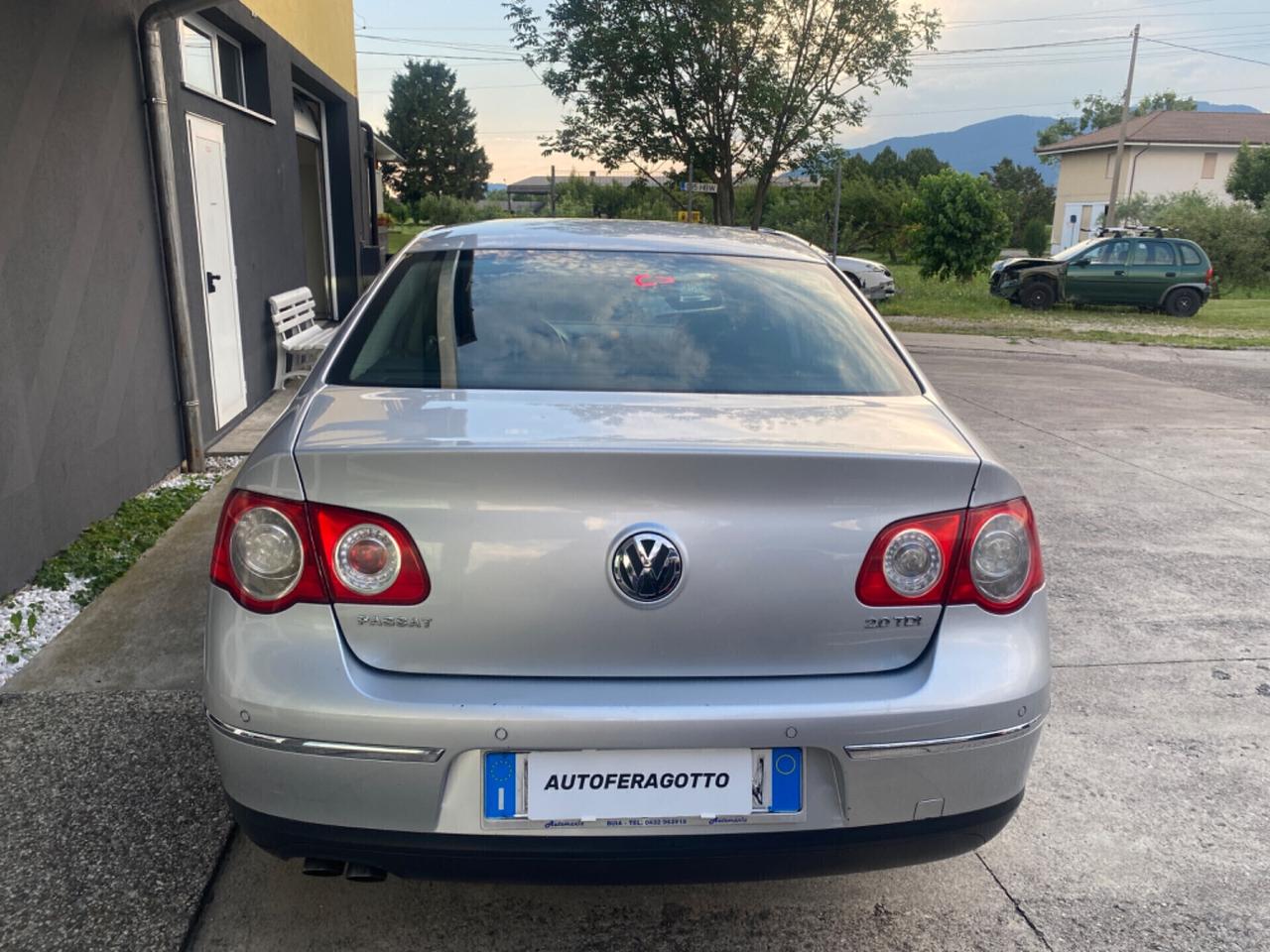 Volkswagen Passat 2.0 TDI Berlina " LEGGI
