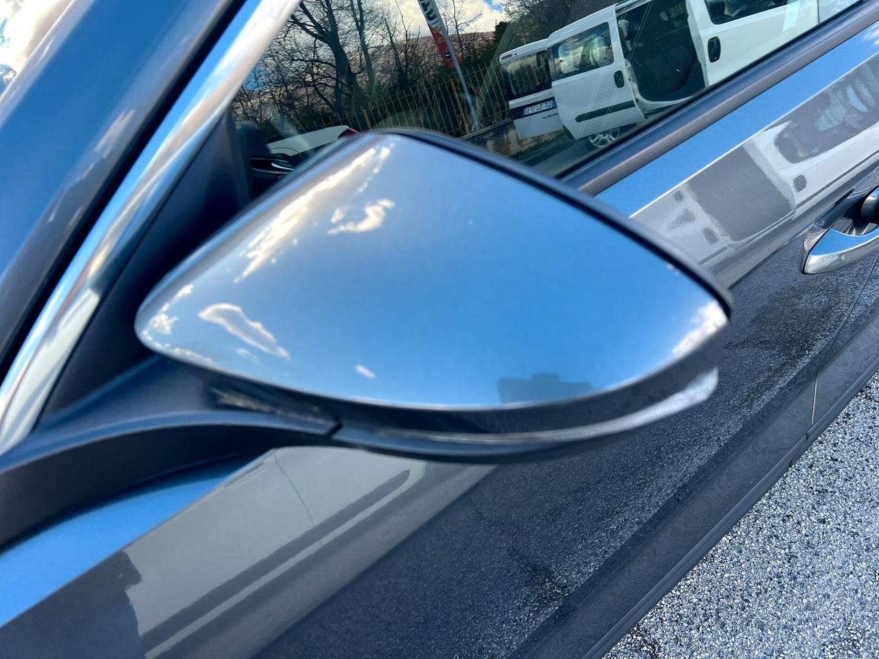 Volkswagen T-Roc 2.0 TDI SCR Business NEO PATENTATI