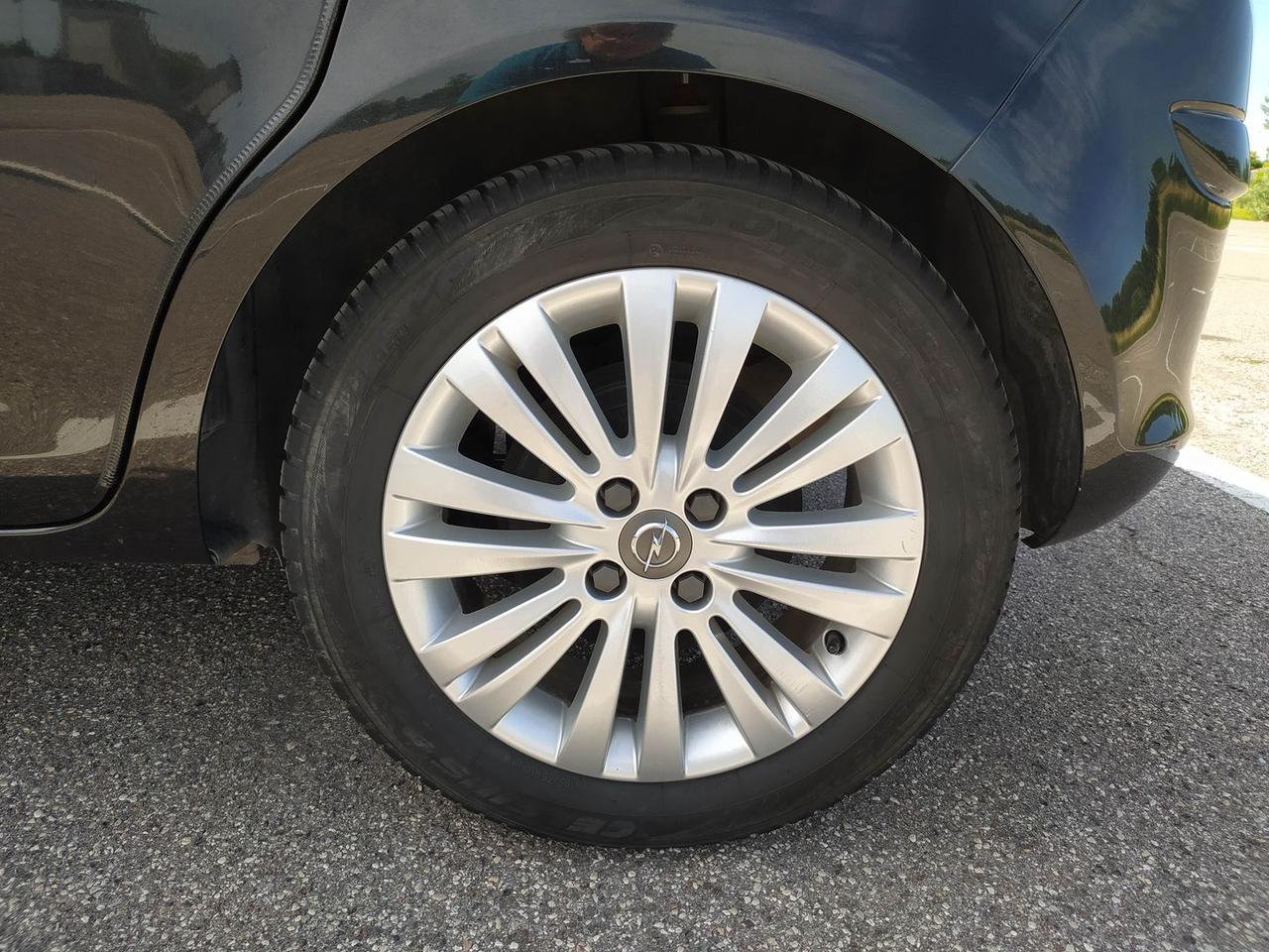 Opel Corsa Cosmo 1.2 #11303