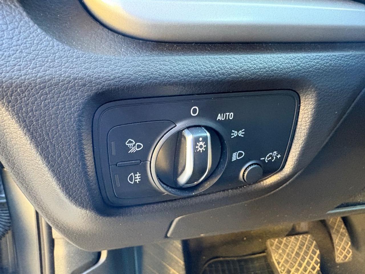 Audi A3 1.6 30 TDI Admired #8285