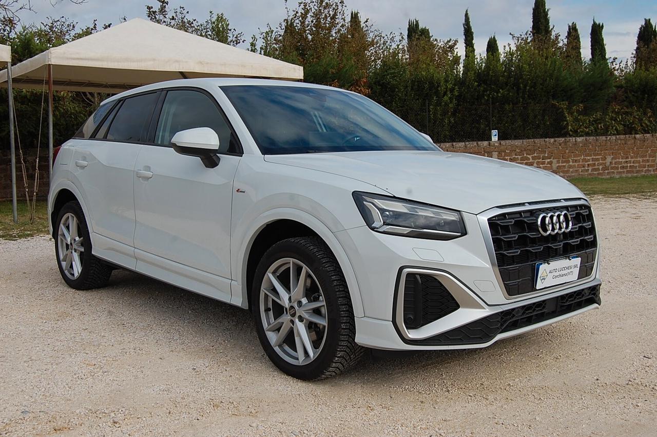 Audi Q2 35 TDI S tronic Identity Black