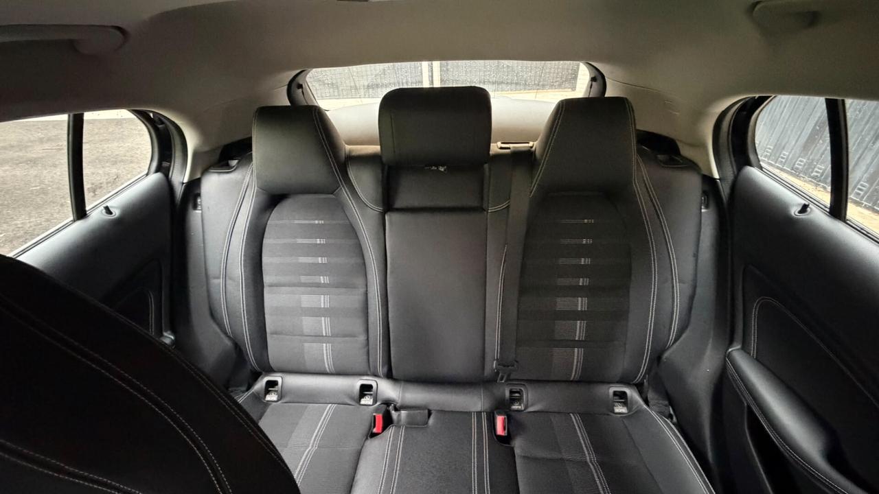 Mercedes-benz CLA 180 d Automatic Premium