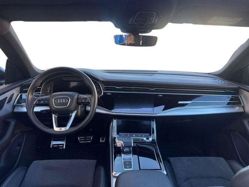 Audi Q8 55 3.0 tfsi mhev quattro tiptronic