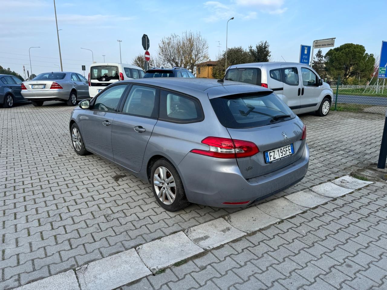 Peugeot 308 BlueHDi 100 S&S SW Business