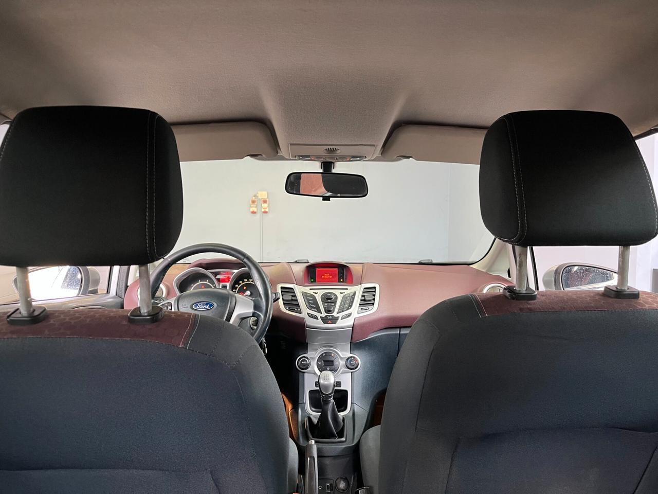 Ford Fiesta 1.2cc TITANIUM 82cv 5 PORTE x NEOPATENTATI