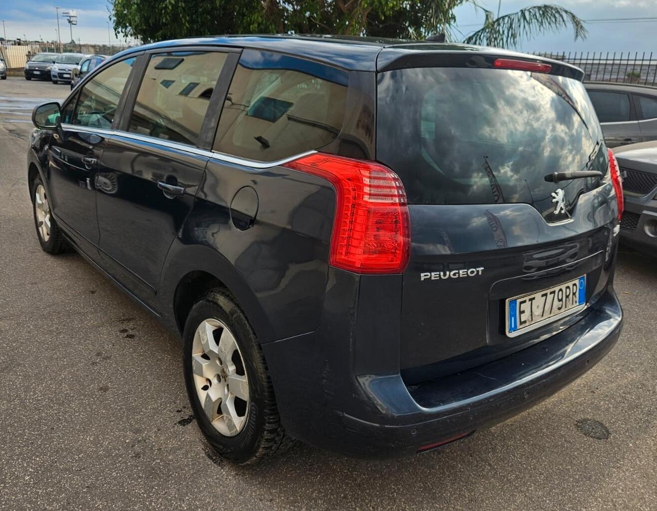 Peugeot 5008 1.6 HDi 115CV Business