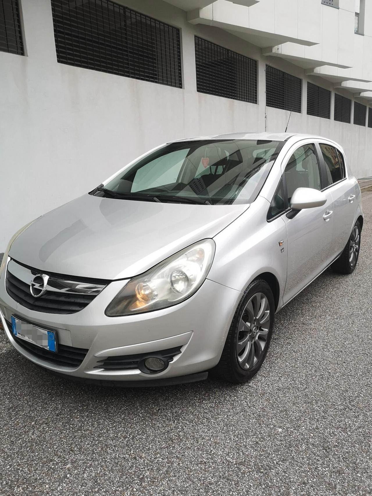 Opel Corsa 1.2 benz - Garanzia 12 Mesi
