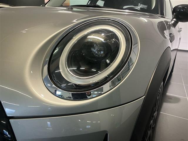 MINI Mini 5 Porte 1.5 Twin Power Turbo Cooper Essential