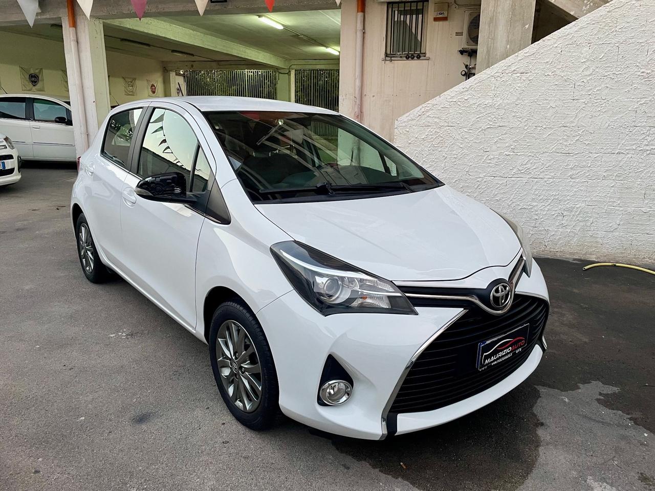Toyota Yaris 1.0 5 porte Lounge Full navigatore retrocamera dal nord Italia