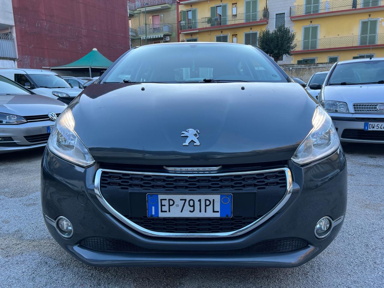 Peugeot 208 1.4 HDi 68 CV 5 porte Allure