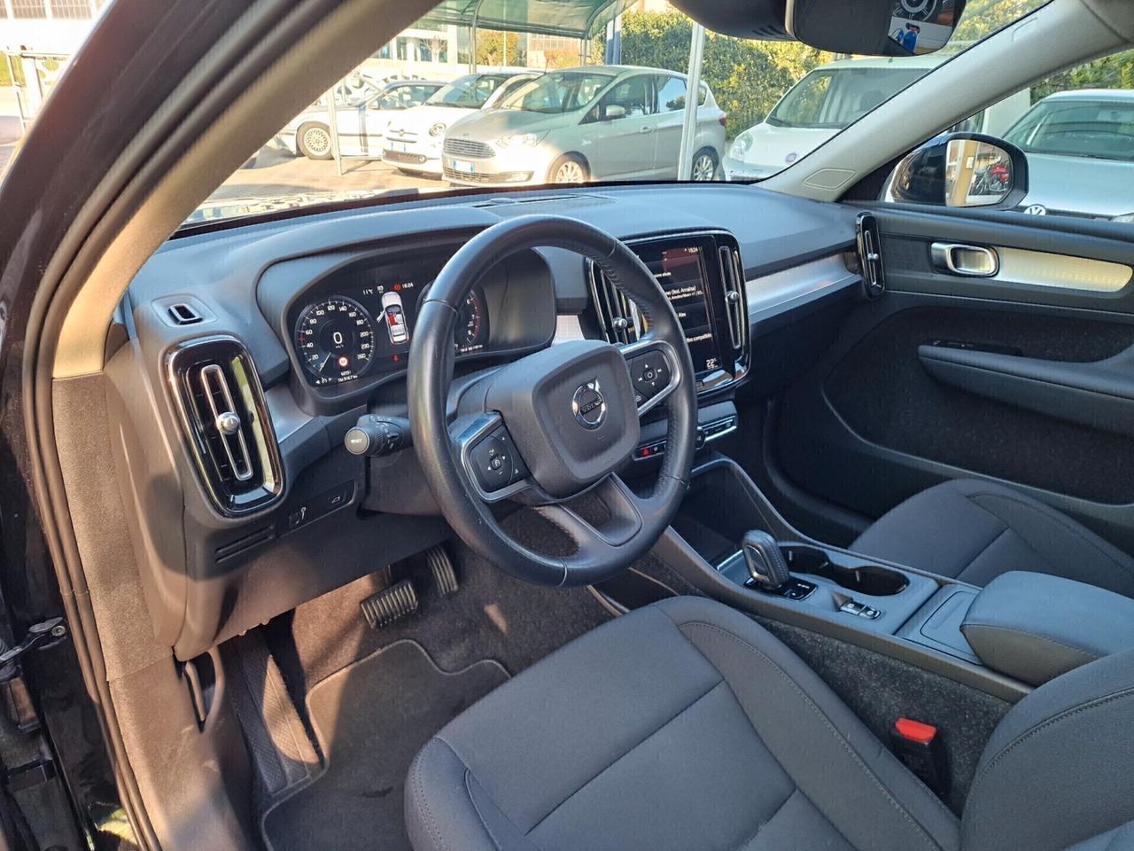 Volvo XC40 tettuccio apribile