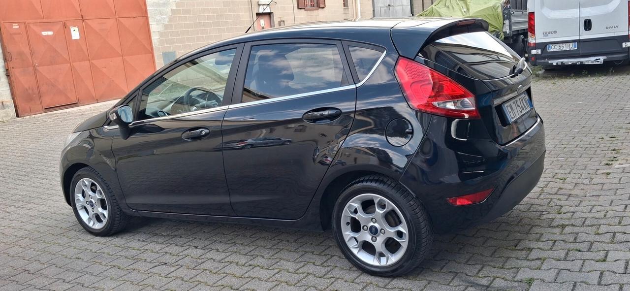 Ford Fiesta 1.4 Titanium BenzGPL