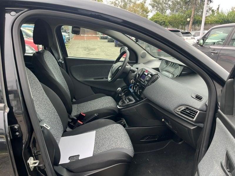 Lancia Ypsilon Ypsilon 1.0 FireFly 5 porte S&S Hybrid Silver Plus
