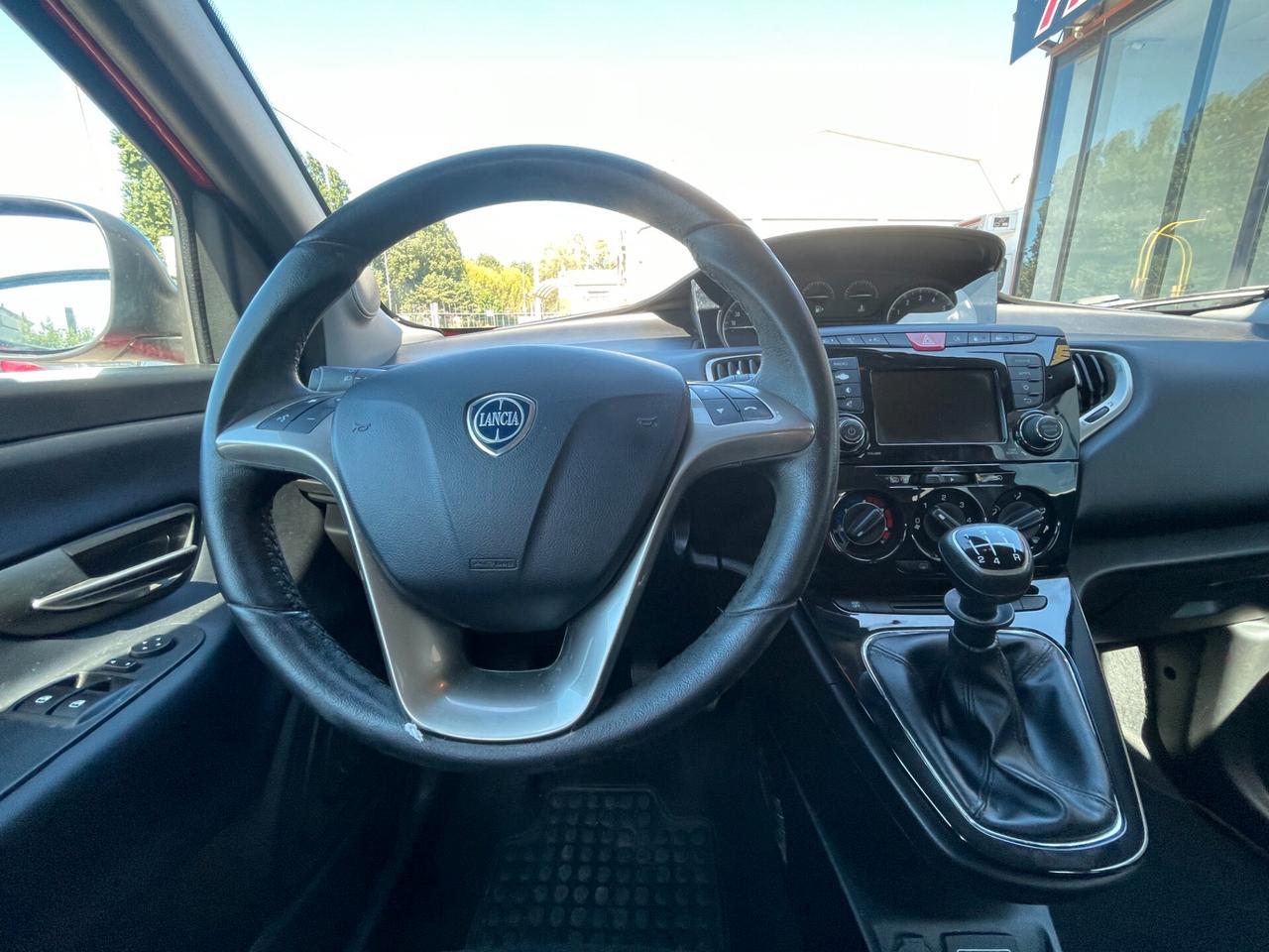 Lancia Ypsilon 1.2 69 CV 5 porte GPL Ecochic Silver X NEOPATENTATI