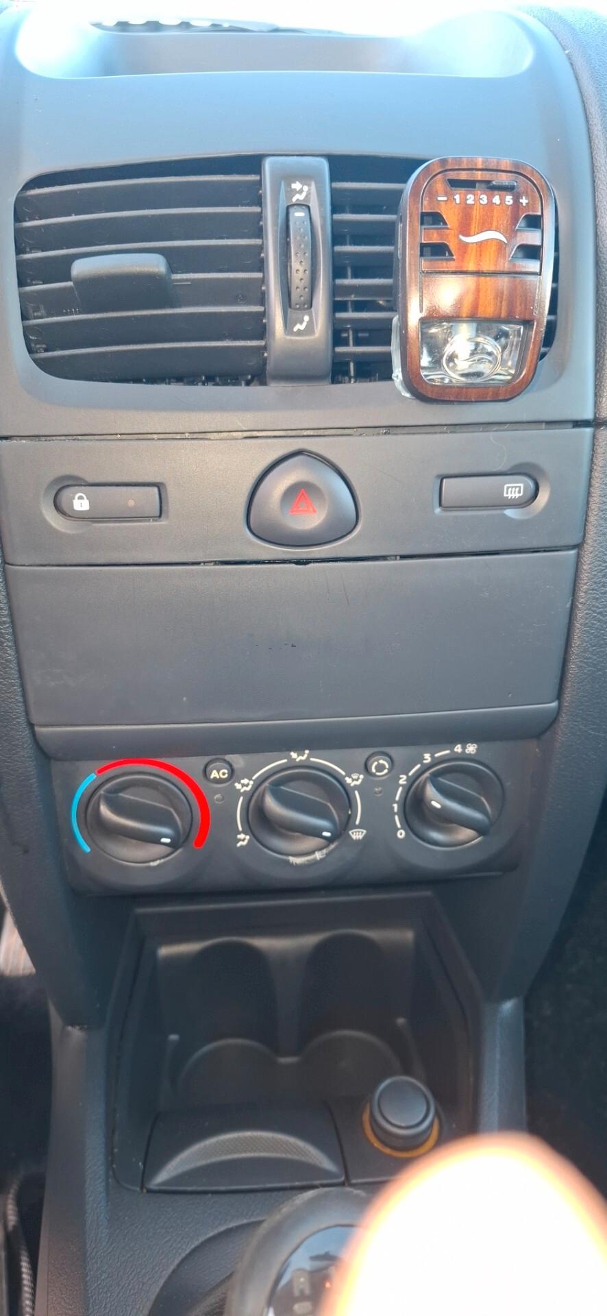 Renault Clio Storia 1.2 5 porte GPL Confort