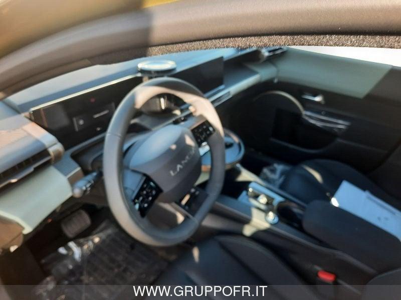 Lancia Ypsilon Hybrid e-DCT