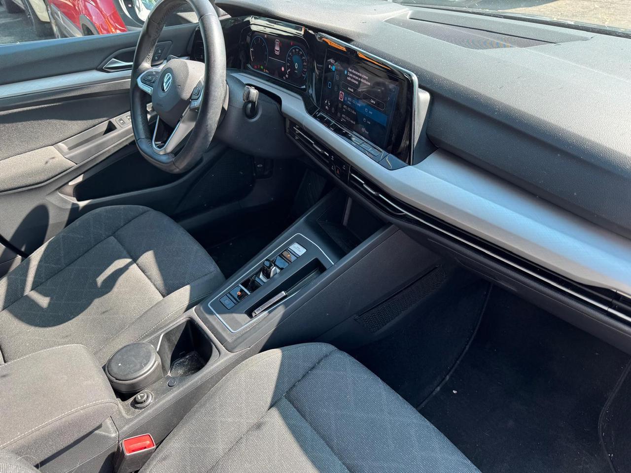VOLKSWAGEN Golf VIII 2020 - Golf 2.0 tdi scr Life 150cv dsg