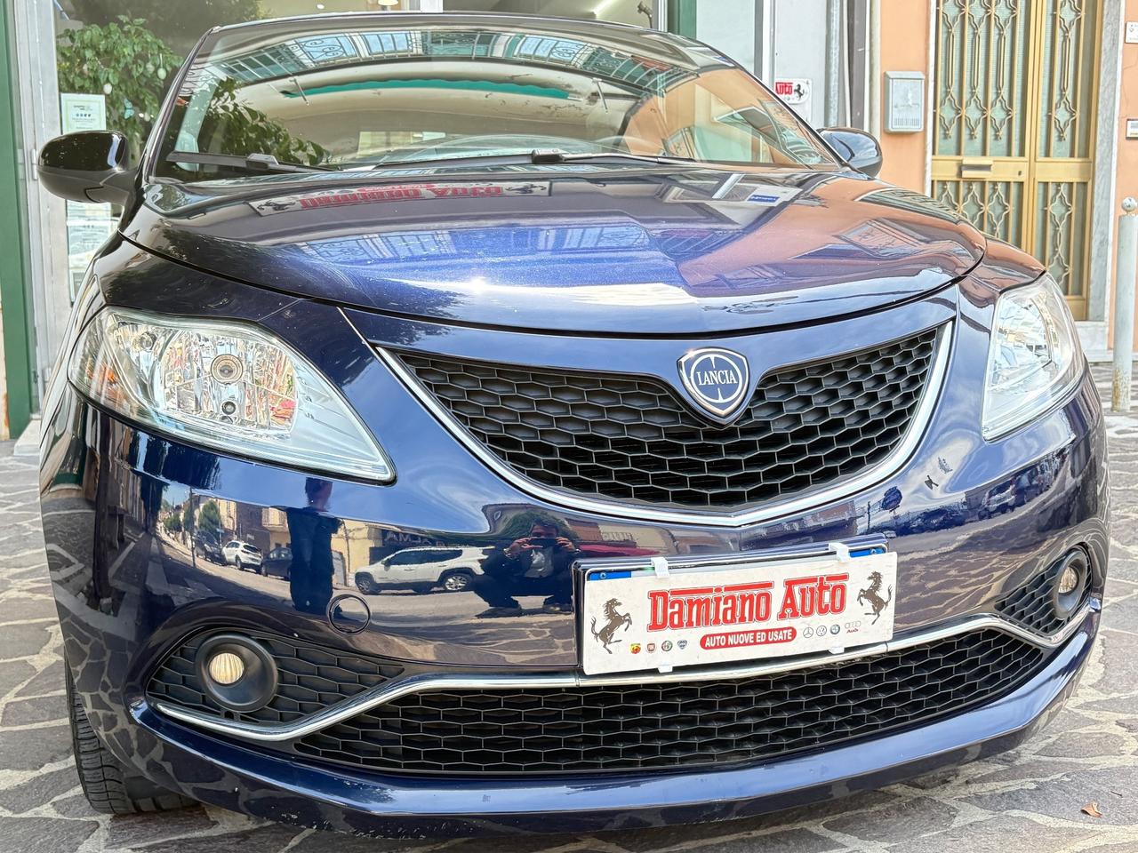 Lancia Ypsilon 1.2 69 CV 5P Gold UCONNECT Blue&Me