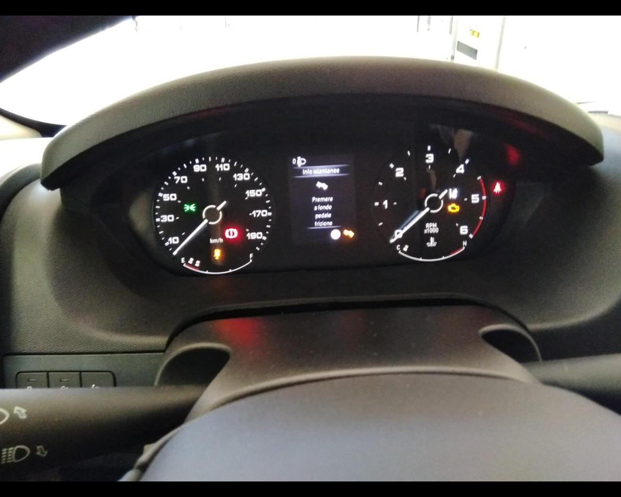 PEUGEOT Boxer 335 2.2 bluehdi 140cv S&S Vetrato allestito con sollevatore