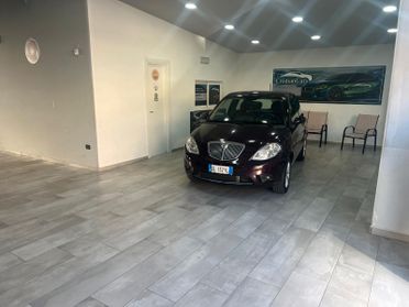 Lancia Ypsilon 1.3 MJT 75 CV Oro
