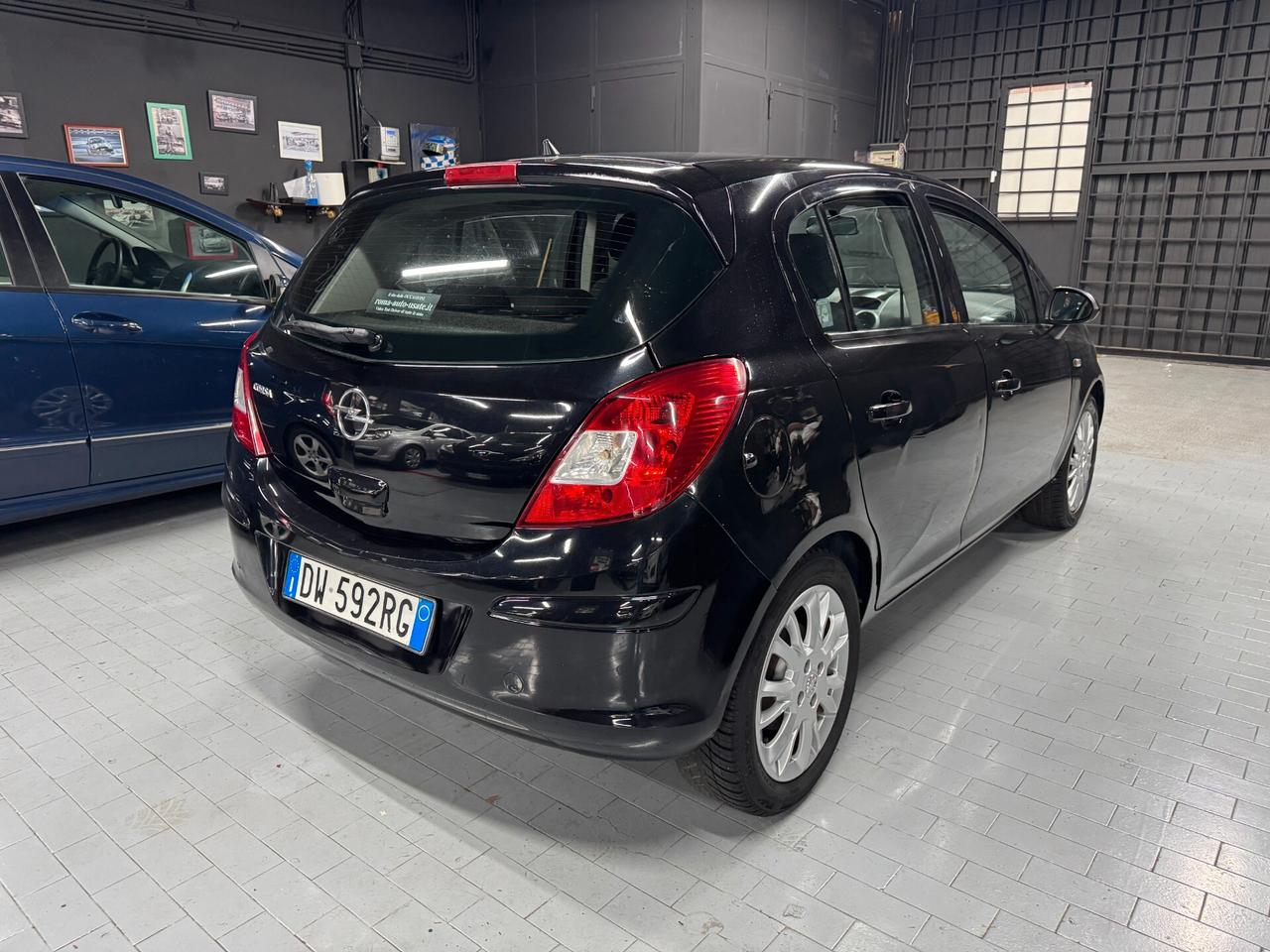 Opel Corsa 1.2 5 porte Cosmo