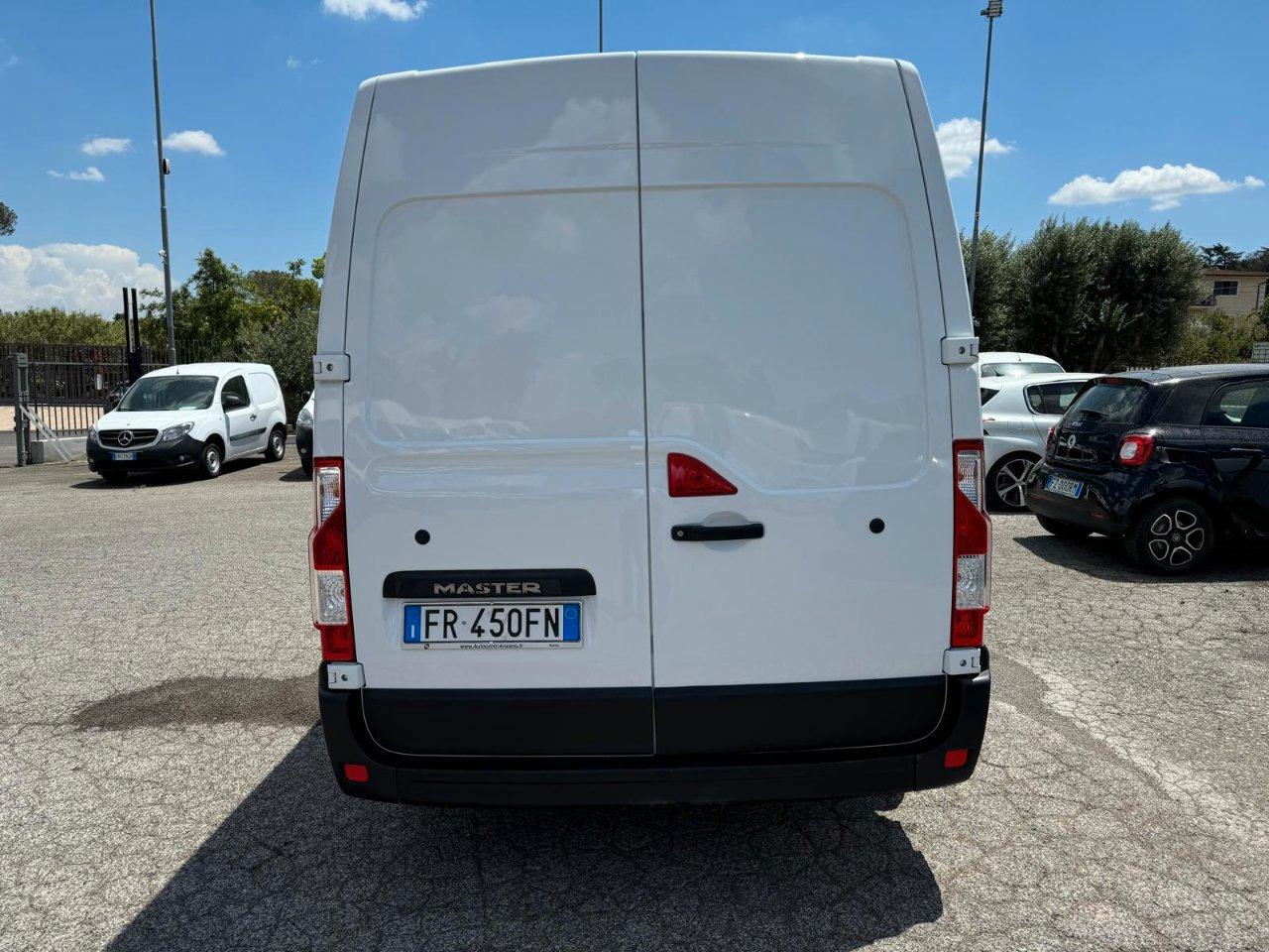 RENAULT Master T33 2.3 dci 130cv L2H3 E6 ISOTERMICO FRIGO FNAX
