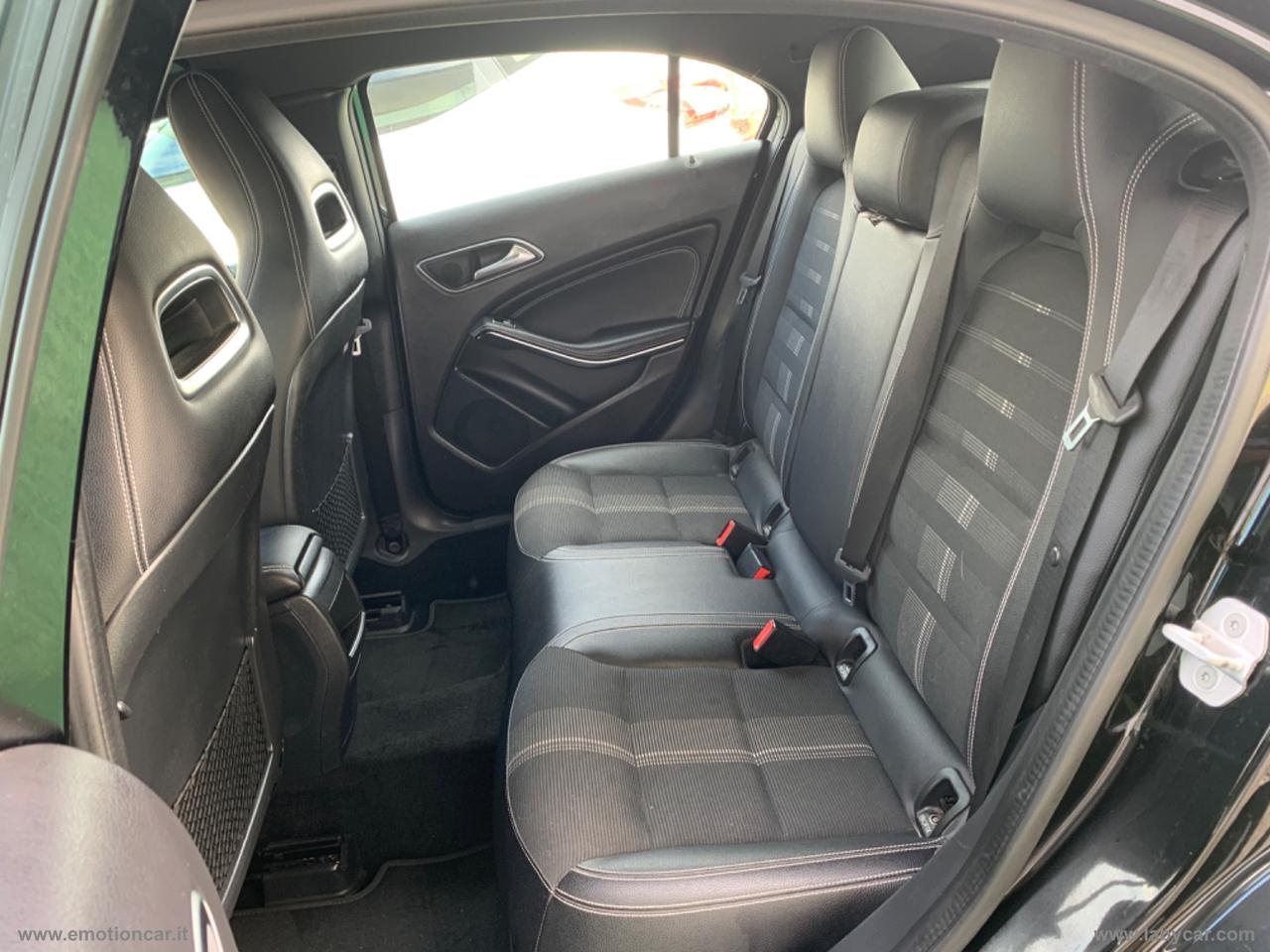 MERCEDES-BENZ A 160 d Premium - 2017