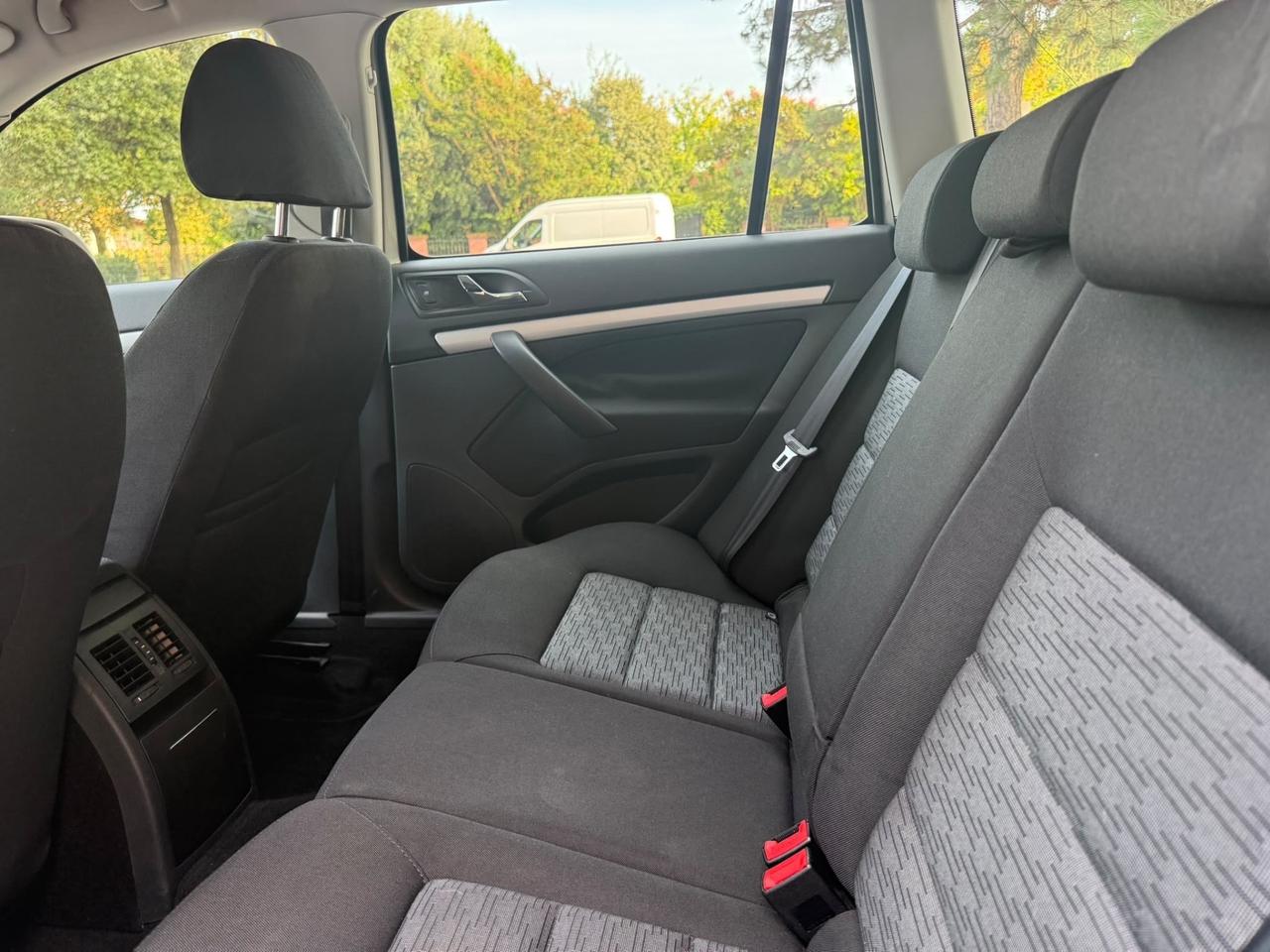 Skoda Octavia 1.6 TDI CR F.AP. DSG Wagon Elegance