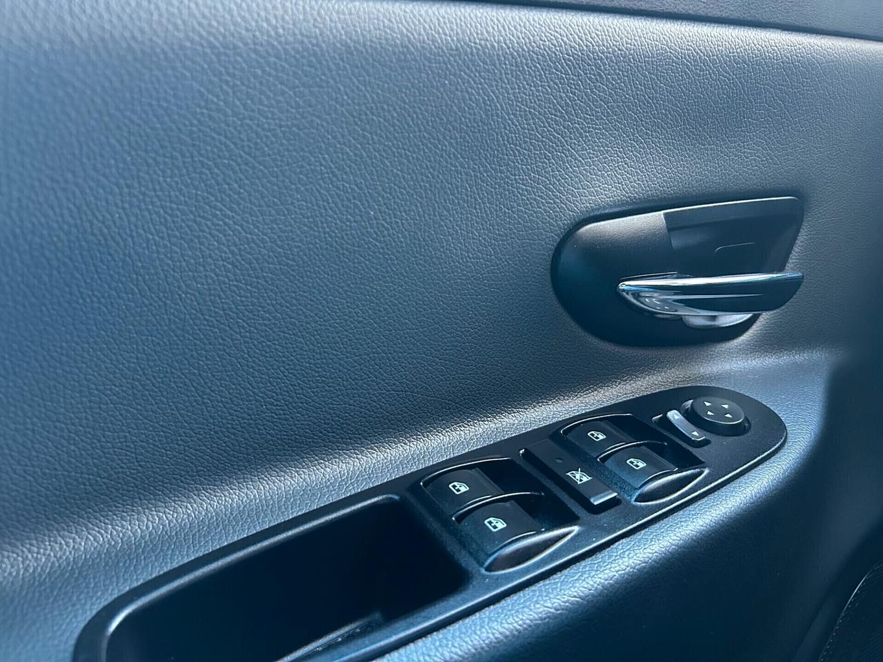 Lancia Ypsilon 0.9 TwinAir 85 CV 5 porte S&S Platinum