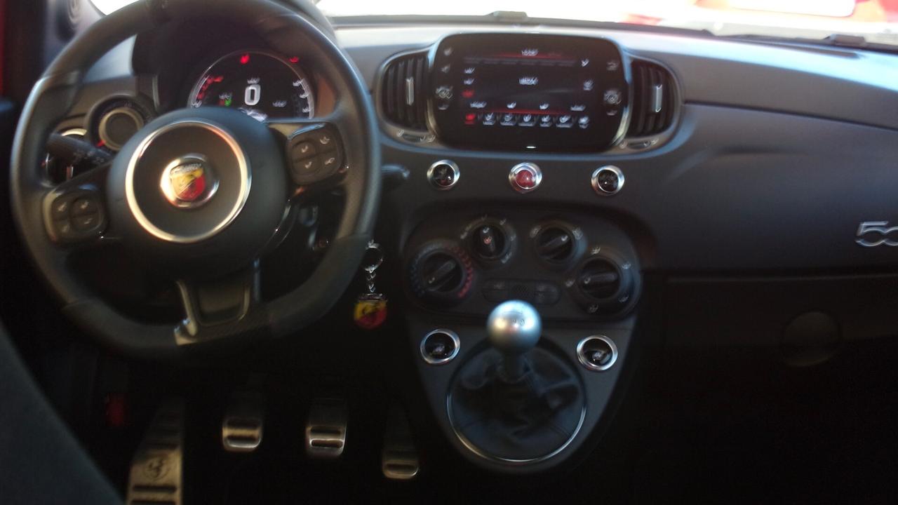 Abarth 695 1.4 Turbo T-Jet 180 CV