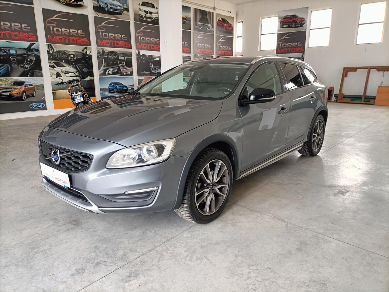 Volvo V60 2.0 D3 150 CV Geartronic R-design - 06/2016