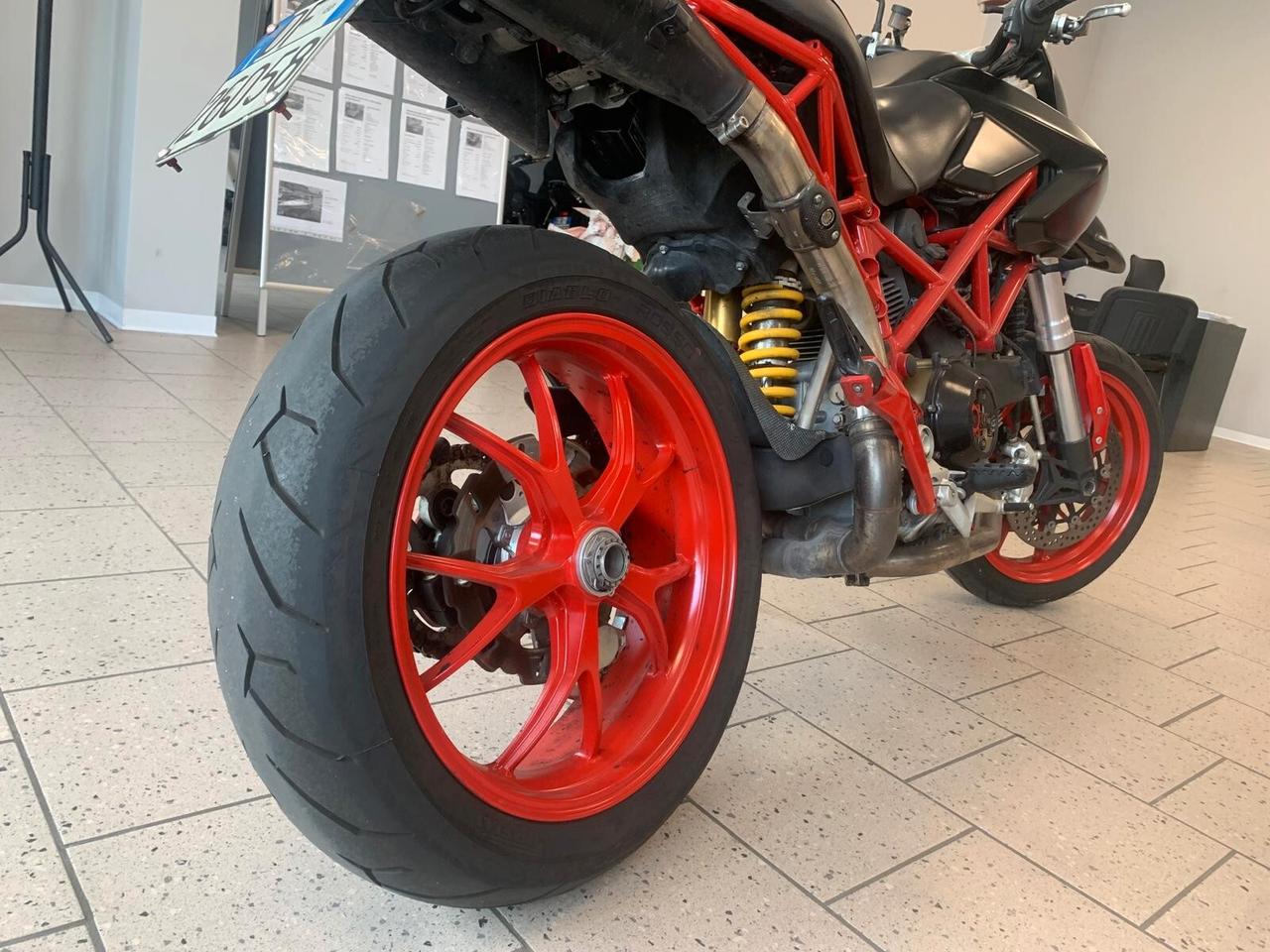 Ducati Hypermotard 1100