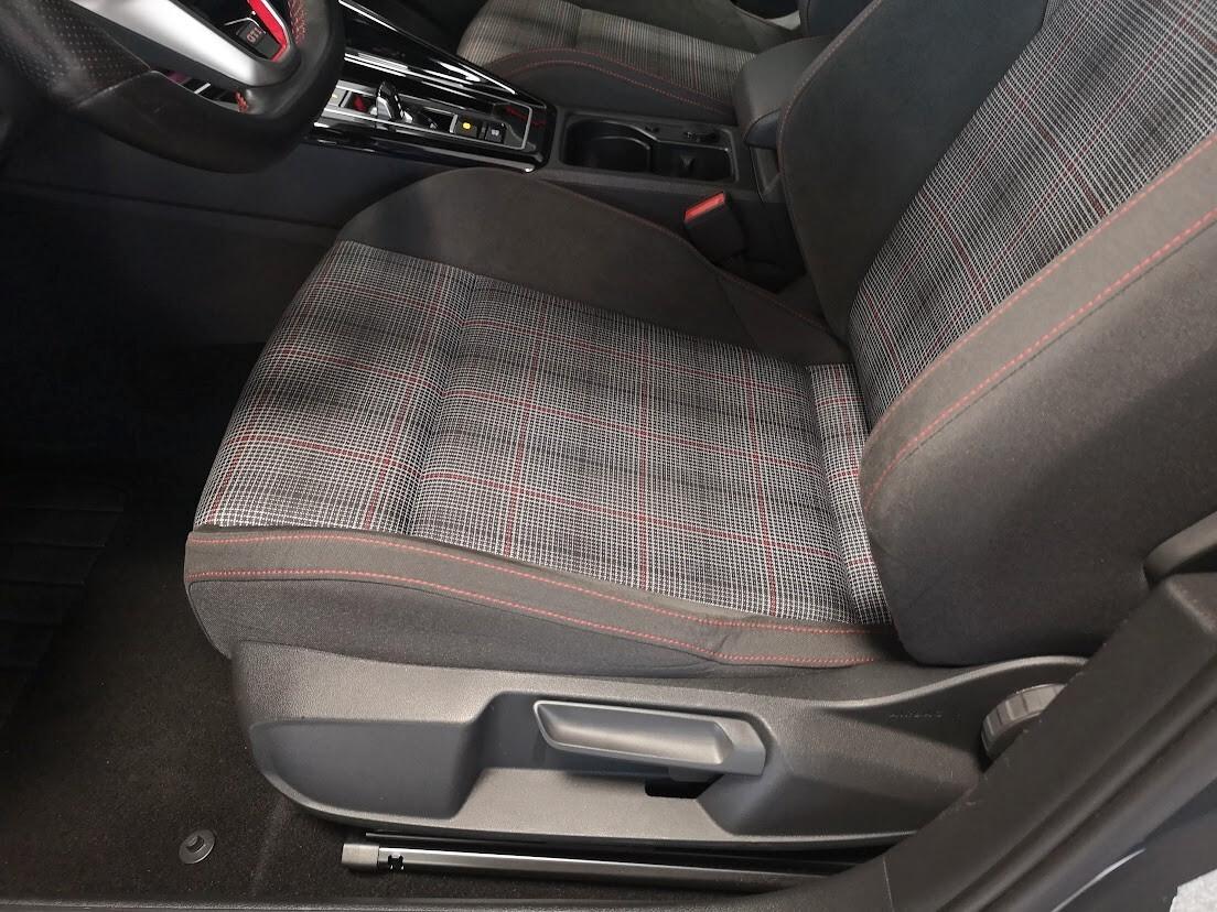 Volkswagen Golf GTI 2.0 TSI DSG