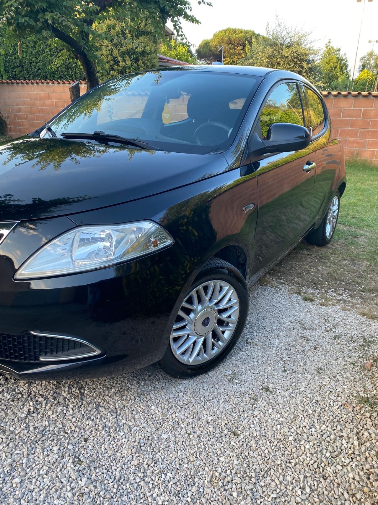 Lancia Ypsilon 1.2 5 porte Platinum COME NUOVA