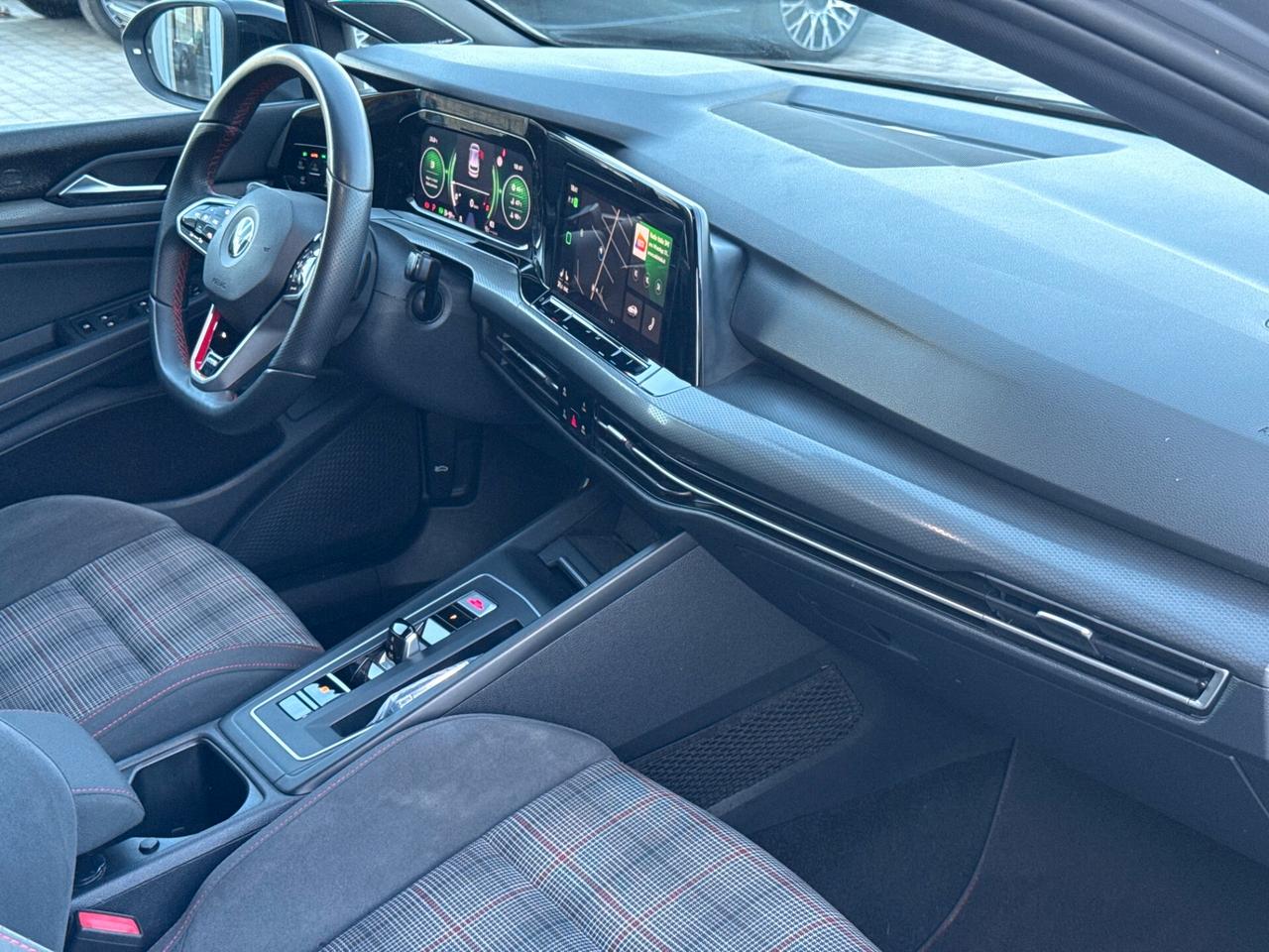 Volkswagen Golf 2.0 TSI DSG GTI*245CV*H&K*iQ.LIGHT*FENDINEBBIA*19"*