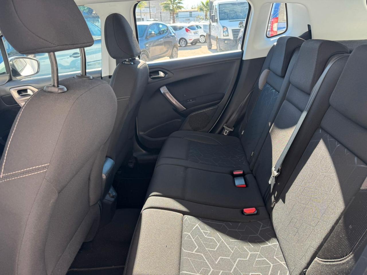 Peugeot 2008 PureTech 1.2 Allure 85 MILA KM