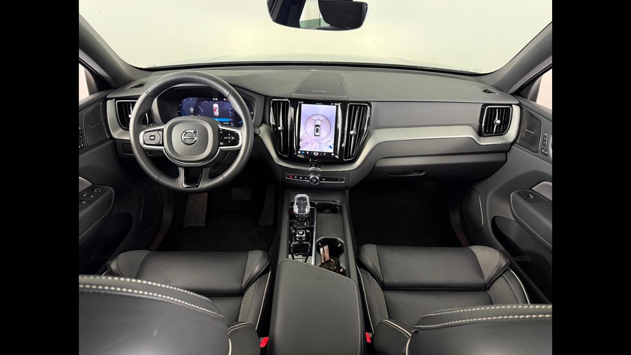 VOLVO XC60 II 2022 - XC60 2.0 t6 phev Plus Dark awd auto