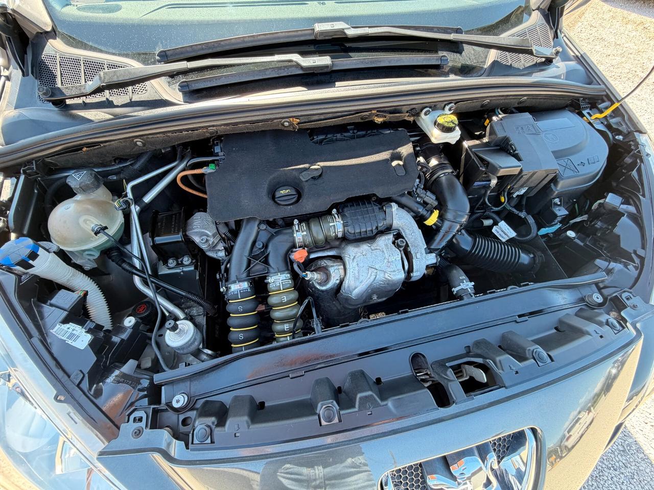 Peugeot 308 1.6 HDi 110 cv 5p Sportium 132.362 km unico proprietario